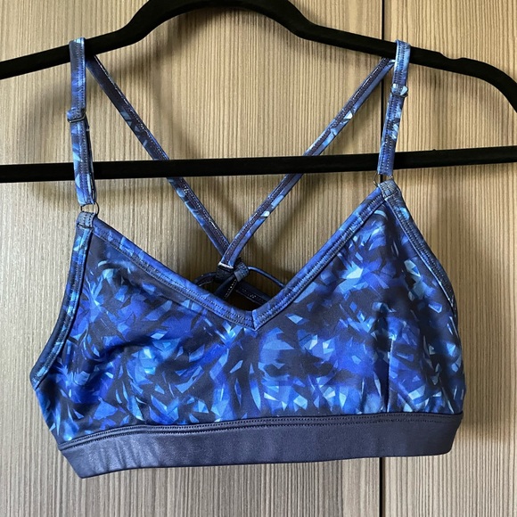 Alo Criss Cross Back Water Design Sports Bra - Picture 2 of 9